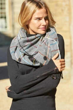 Black Roll Neck Rose Gold Zip Detail Jumper 16 Black Roll Neck Rose Gold Zip Detail Jumper -Winter Fashion Shop 2020 08 31 aynhoe park sosandar49001 1