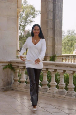 Ivory Fine Knit Gold Chain Pocket Detail Jumper 9 Ivory Fine Knit Gold Chain Pocket Detail Jumper -Winter Fashion Shop c600f063b4f337d49ddc79f2391cdedcc469b40c