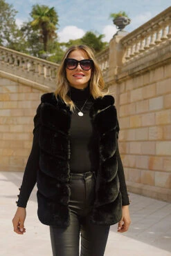 Black Luxe Faux Fur Gilet -Winter Fashion Shop d37401d7454bc0048417d3aa5d85eccf58b31f1a
