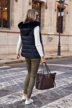 Black Faux Fur Trim Padded Gilet With Zip Pockets -Winter Fashion Shop d95d4c0a44ed9f4b2a9ac4103b55676da1ba2835