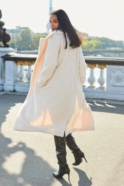 Cream Super Cosy Longline Borg Coat 12 Cream Super Cosy Longline Borg Coat -Winter Fashion Shop web 25 a21ow001nl a21fw042bk 186 2