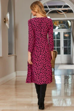 Pink & Black Animal Print Fit & Flare Midi Dress -Winter Fashion Shop web 05 s22dw210pian01 129
