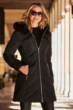 Black Quilt Detail Faux Fur Trim Padded Coat -Winter Fashion Shop web 10 a22ow009bk0001 086