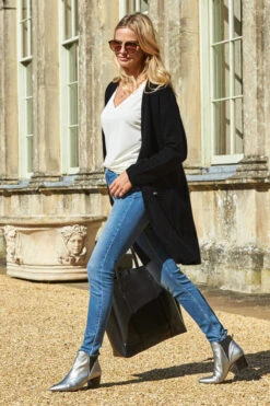 Black Longline Zip Pocket Cardigan 11 Black Longline Zip Pocket Cardigan -Winter Fashion Shop web 2020 08 31 aynhoe park sosandar49286