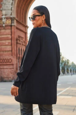 Black Longline Cardigan With Luxe Chain Trim -Winter Fashion Shop web 2307 107 s23tk979bk0001 107 119