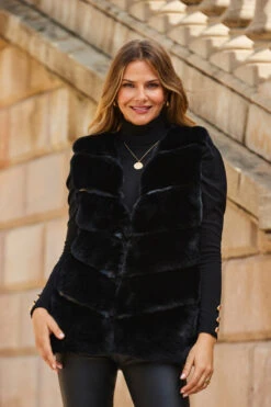 Black Luxe Faux Fur Gilet -Winter Fashion Shop web 2309 11 a23ow020bk0001 a19tk090bk0001 s21bd014bk0001 11 272