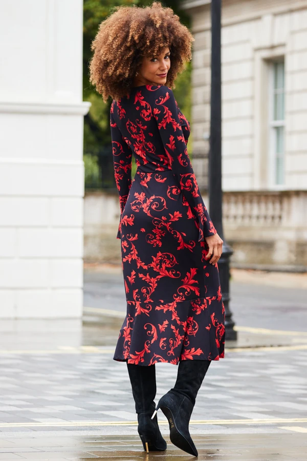 Black & Red Baroque Print Keyhole Detail Ruched Front Midi Jersey Dress 6 Black & Red Baroque Print Keyhole Detail Ruched Front Midi Jersey Dress - Image 4