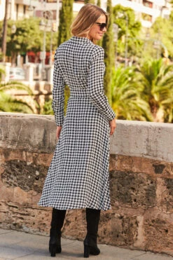 Black & White Dogtooth Print Midi Shirt Dress With Belt 11 Black & White Dogtooth Print Midi Shirt Dress With Belt -Winter Fashion Shop web 25 a21dw038bkge01 124
