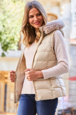 Stone Faux Fur Trim Padded Gilet With Zip Pockets -Winter Fashion Shop web 76 a22ow026st0001 s21tk105nl000100 155