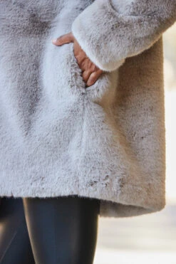 Taupe Premium Faux Fur Coat With Button Detail -Winter Fashion Shop web rt 31 s21bd014be0028 307 1